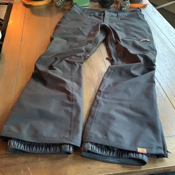 Roxy Snow Juniors Cabin Tailored Fit Snow Pant - Picture 5 of 16